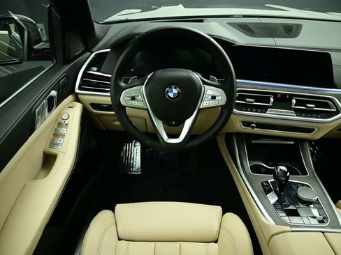 Used 2021 BMW X7 xDrive40i w/ Premium Package AWD/4WD image 5