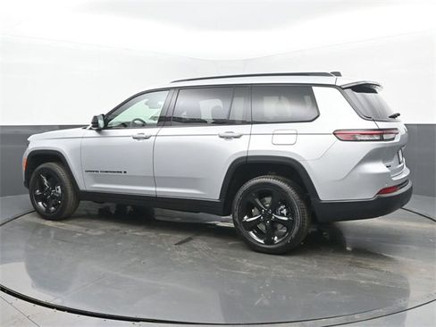 New 2025 Jeep Grand Cherokee L Limited image 3