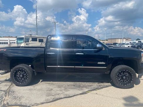 Used 2017 Chevrolet Silverado 1500 High Country AWD/4WD image 4