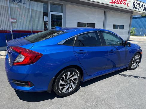 Used 2017 Honda Civic EX image 3