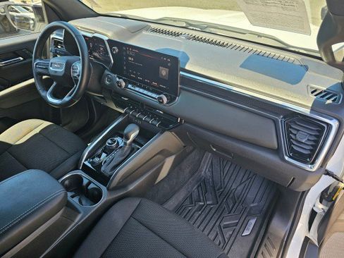 Used 2024 GMC Canyon Elevation w/ Convenience Package AWD/4WD image 11