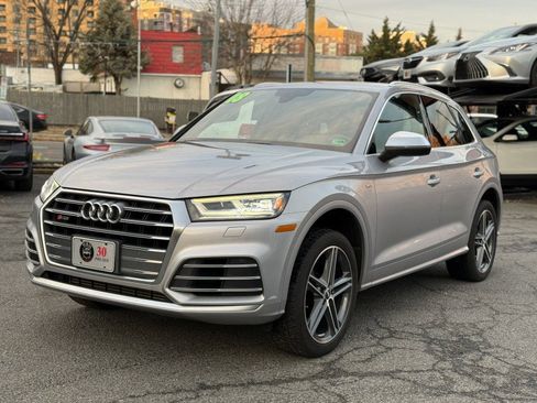 Used 2018 Audi SQ5 Premium Plus w/ Navigation Package image 3