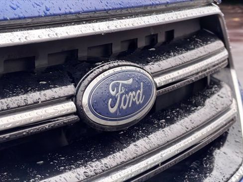 Used 2018 Ford Escape SEL w/ SEL Sport Appearance Package image 27