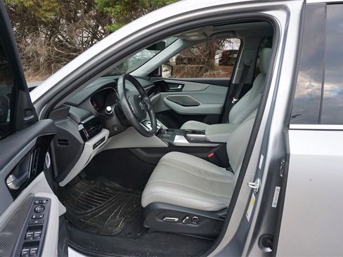 Used 2023 Acura MDX FWD w/ Technology Package image 2