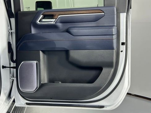 Used 2024 Chevrolet Silverado 3500 High Country w/ Technology Package image 13