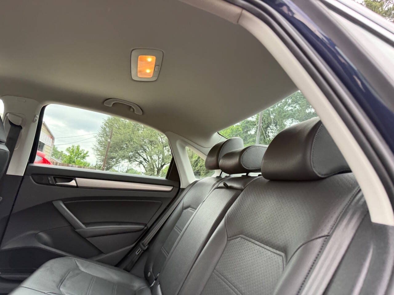 Used 2015 Volkswagen Passat TDI SE FWD image 20