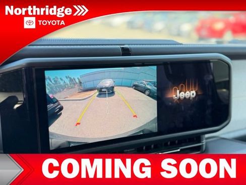 Used 2025 Jeep Wrangler Unlimited Sahara AWD/4WD image 9