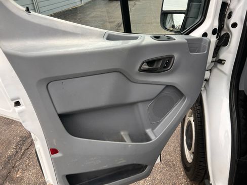 Used 2015 Ford Transit 250 130 Low Roof image 10