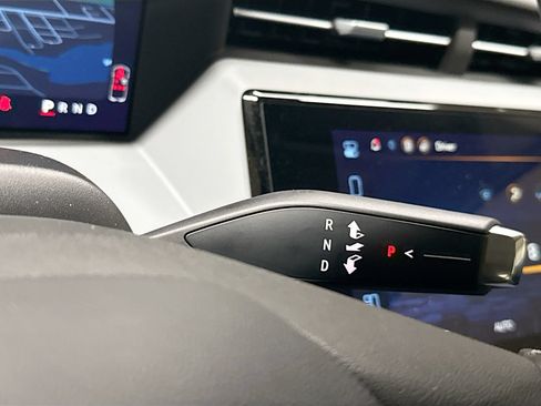Used 2027 Chevrolet Bolt RS FWD image 19