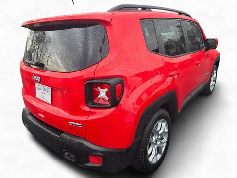 Used 2018 Jeep Renegade Latitude image 11