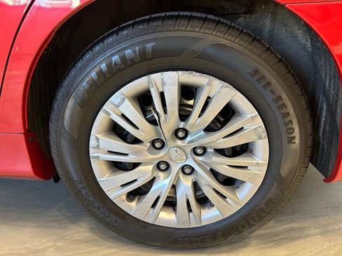 Used 2014 Toyota Camry LE FWD image 18