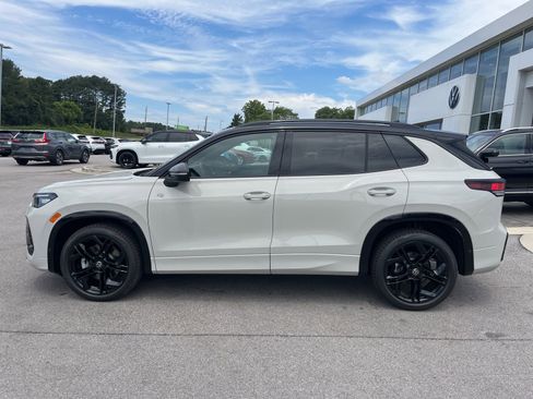 New 2026 Volkswagen Tiguan SE R-Line AWD/4WD image 3