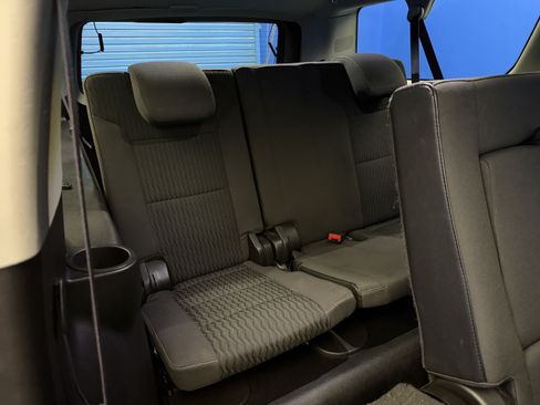 Used 2015 Chevrolet Suburban 4WD image 26
