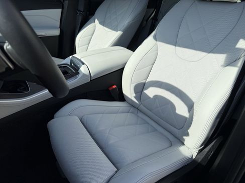 Used 2025 BMW X5 sDrive40i w/ M Sport Package image 36