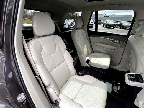 Certified 2023 Volvo XC90 B6 Plus w/ Protection Package Premier AWD/4WD image 19