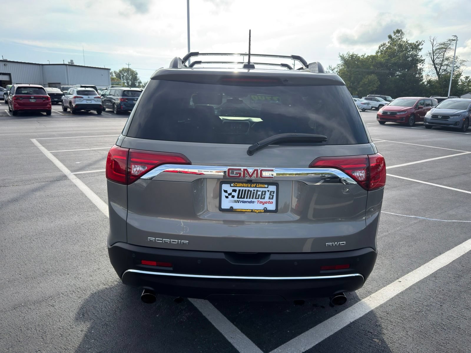 Used 2019 GMC Acadia SLT AWD/4WD image 5