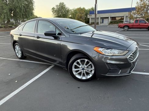 Used 2019 Ford Fusion SE image 5