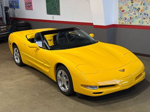 Used 2004 Chevrolet Corvette Convertible w/ Preferred Equipment Group RWD image 54