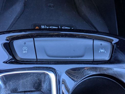 Used 2025 Chevrolet Trax ACTIV w/ Sunroof Package image 27