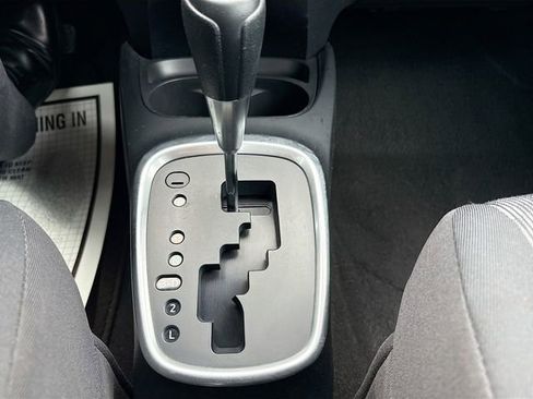 Used 2017 Toyota Yaris L image 16