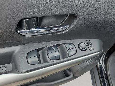 Used 2019 Nissan Kicks SR w/ SR Premium Package image 15