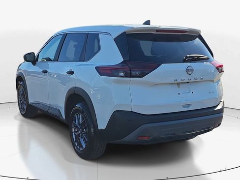 Used 2023 Nissan Rogue S image 7