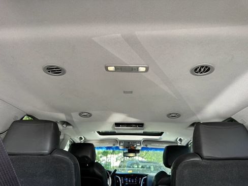 Used 2017 Cadillac Escalade Luxury AWD/4WD image 37