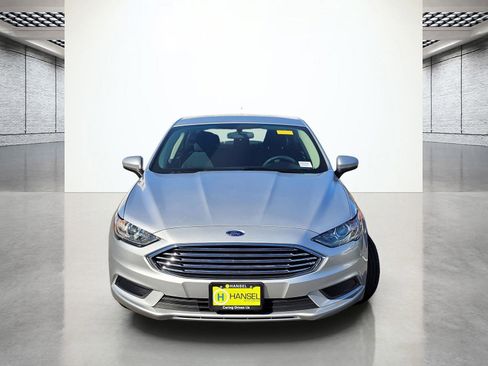 Used 2018 Ford Fusion SE w/ Fusion SE Technology Package image 4