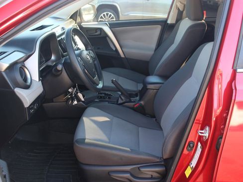 Used 2015 Toyota RAV4 LE image 14