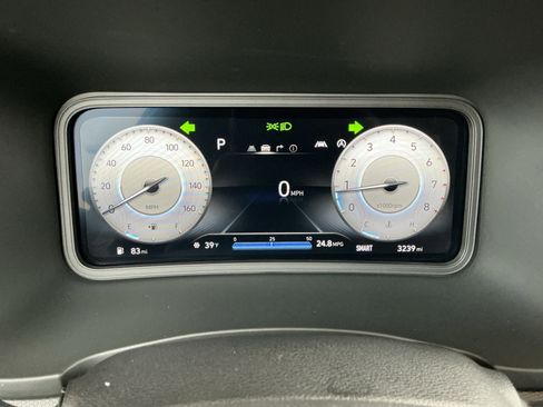 Used 2023 Hyundai Kona Limited image 8