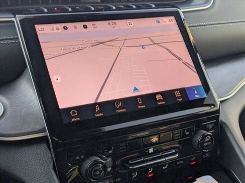 New 2025 Jeep Grand Cherokee Limited w/ Black Appearance Package image 13