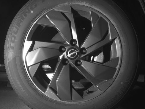 Used 2025 Nissan Rogue SV FWD image 13