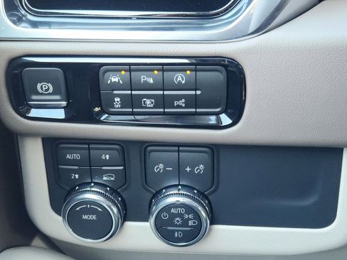 New 2026 GMC Yukon XL Denali w/ Sun & Power Step Package image 22