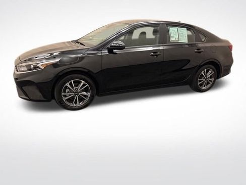 Certified 2024 Kia Forte LXS FWD image 8