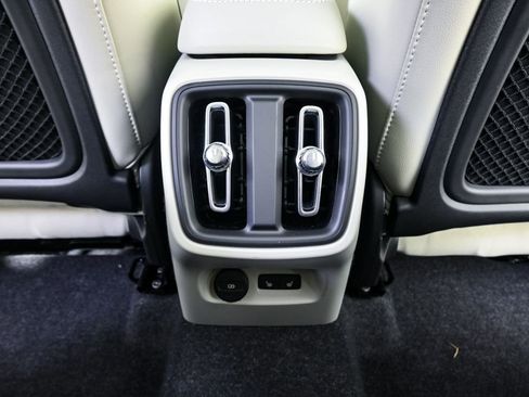 New 2026 Volvo XC40 B5 Plus w/ Protection Package Premier AWD/4WD image 19