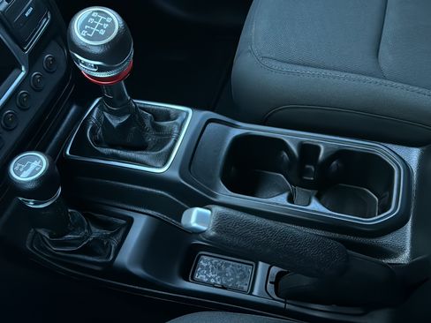 Used 2020 Jeep Wrangler Unlimited Sport AWD/4WD image 19