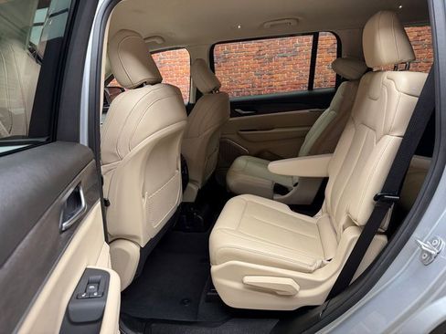 Used 2022 Jeep Grand Cherokee L Limited image 22