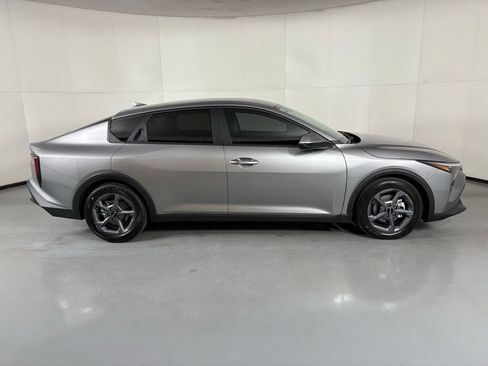 New 2026 Kia K4 FWD image 9