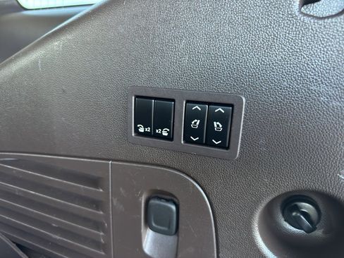 Used 2018 Chevrolet Tahoe Premier image 38