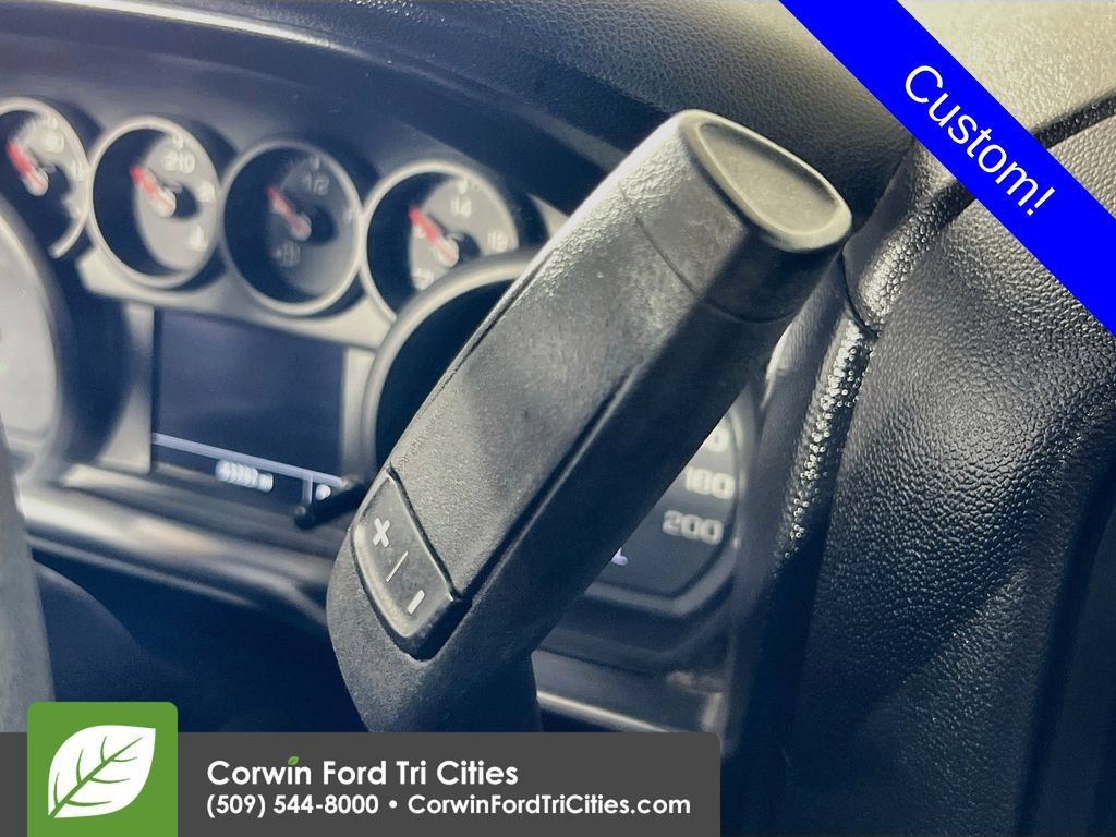 Used 2019 Chevrolet Silverado 1500 Custom w/ Custom Convenience Package AWD/4WD image 10