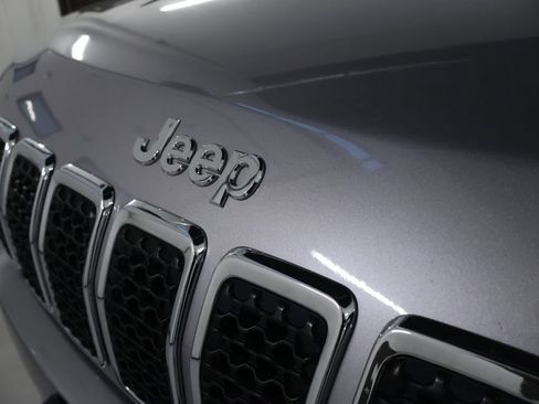 Used 2020 Jeep Cherokee Limited image 9
