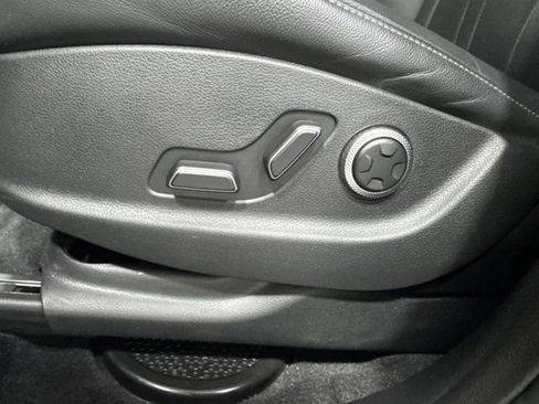 Used 2025 Genesis GV80 2.5T Standard AWD/4WD image 24
