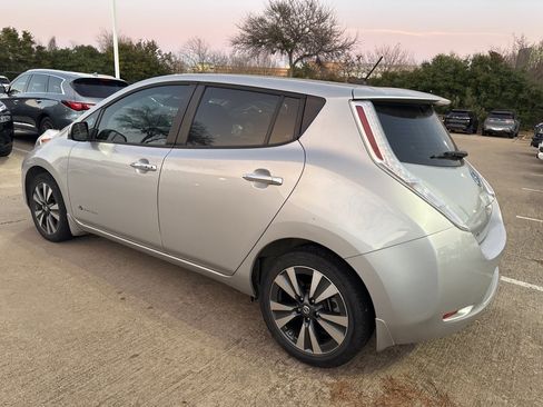 Used 2016 Nissan Leaf SV image 4