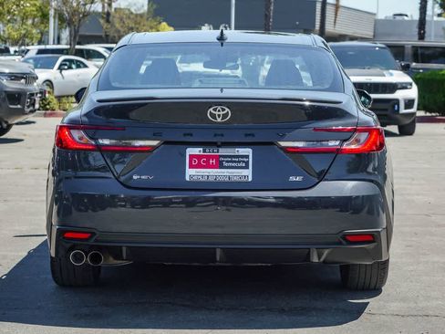 Used 2025 Toyota Camry SE FWD image 5