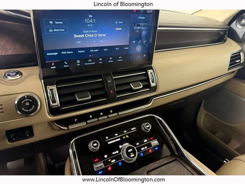Certified 2024 Lincoln Navigator L Reserve AWD/4WD image 29