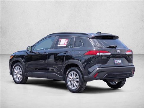 Used 2022 Toyota Corolla Cross LE FWD image 8