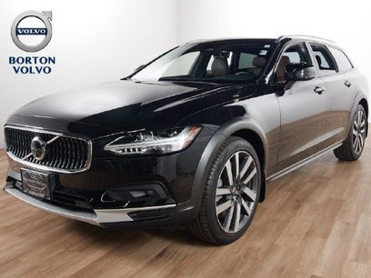 Used 2025 Volvo V90 B6 Cross Country Ultra w/ Protection Package Premier