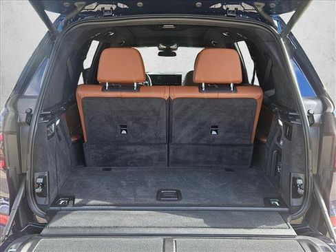 Certified 2025 BMW X7 M60i image 7