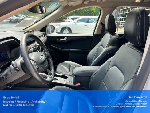 Used 2020 Ford Escape Titanium FWD image 10