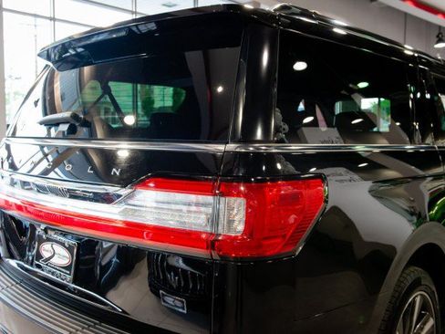 Used 2019 Lincoln Navigator L Reserve w/ Cargo Package AWD/4WD image 12